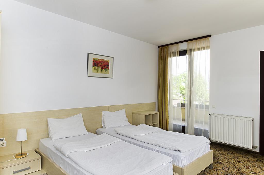 Aseltur Brasov Hotel Exterior photo
