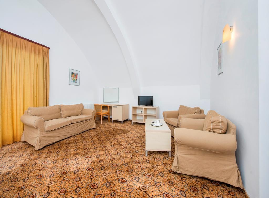 Aseltur Brasov Hotel Exterior photo
