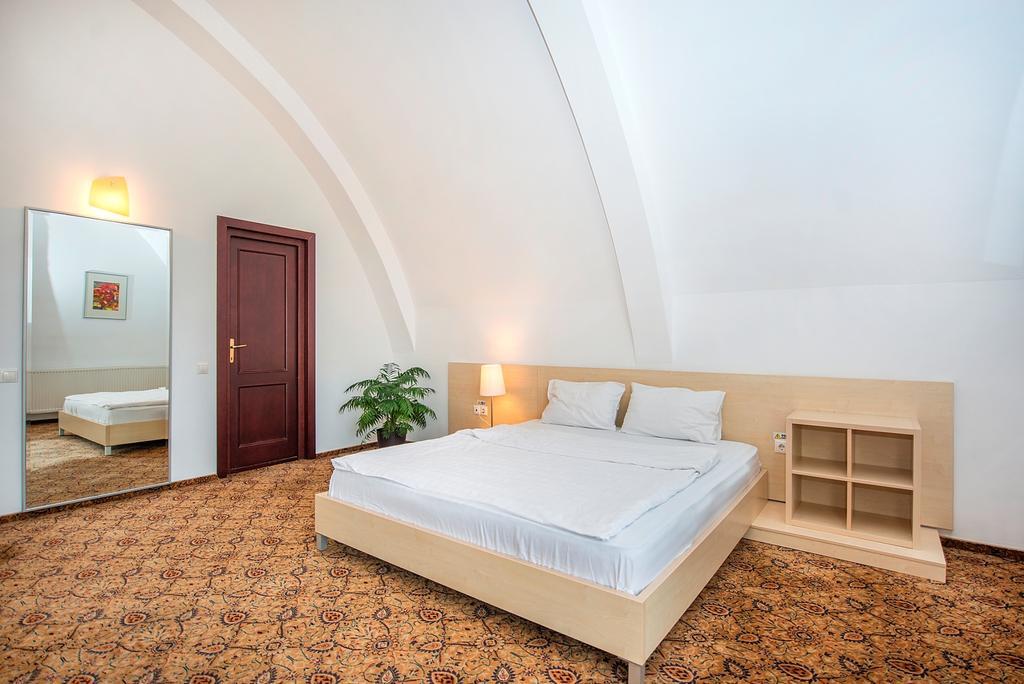 Aseltur Brasov Hotel Exterior photo