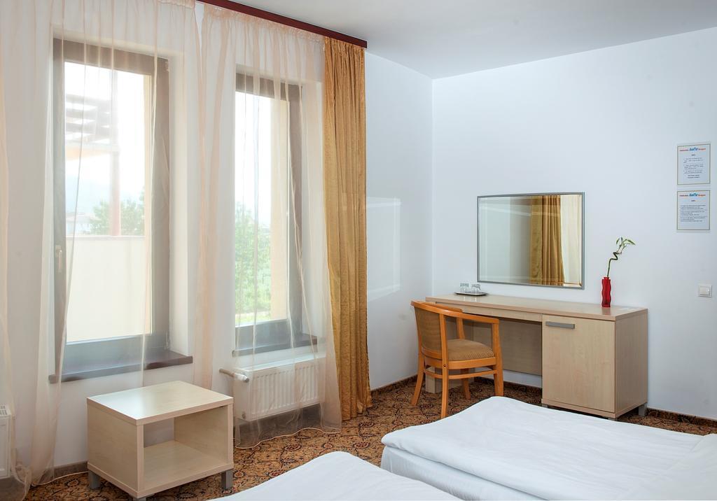 Aseltur Brasov Hotel Exterior photo