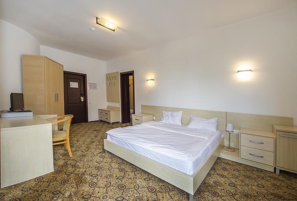 Aseltur Brasov Hotel Exterior photo
