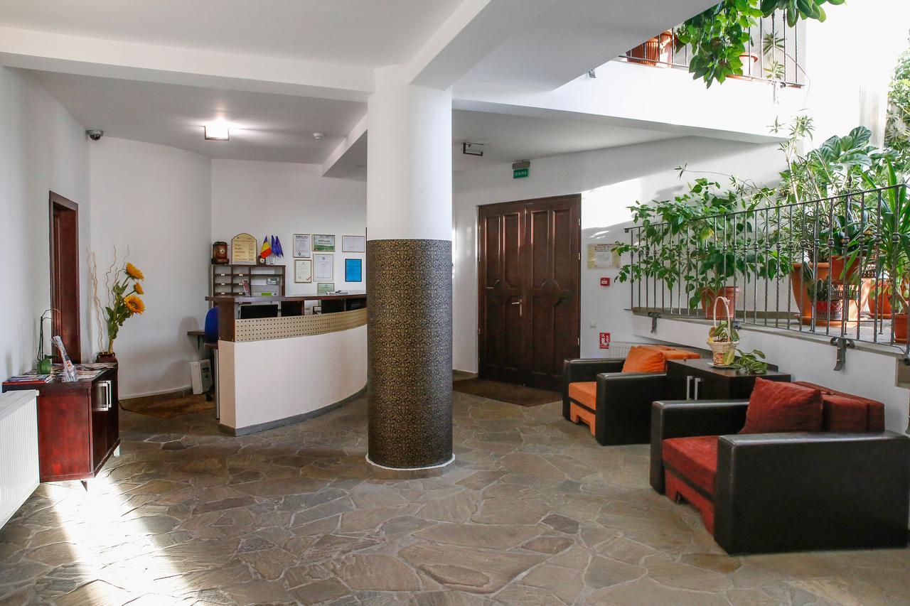 Aseltur Brasov Hotel Exterior photo