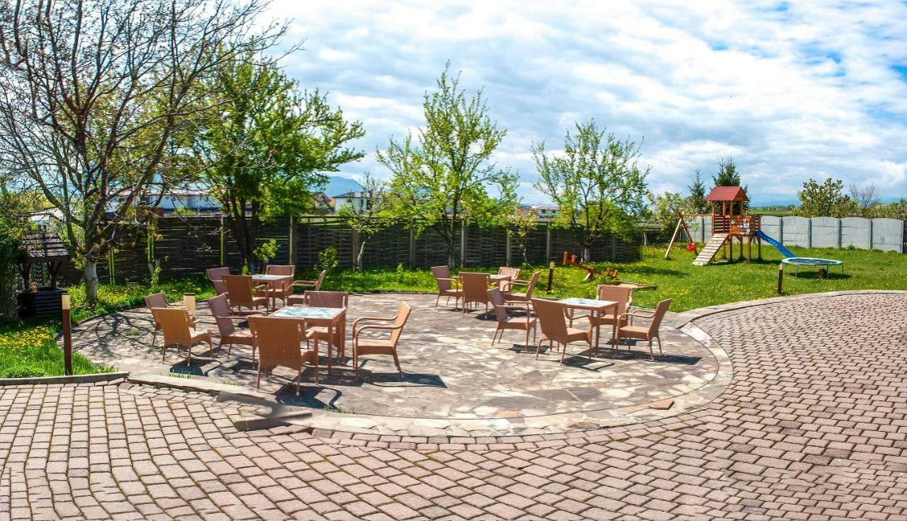 Aseltur Brasov Hotel Exterior photo